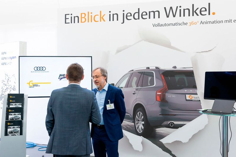 Studio Bacht zeigte, wie automatisiertes Fotografieren funktioniert. (Bild: Stefan Bausewein)