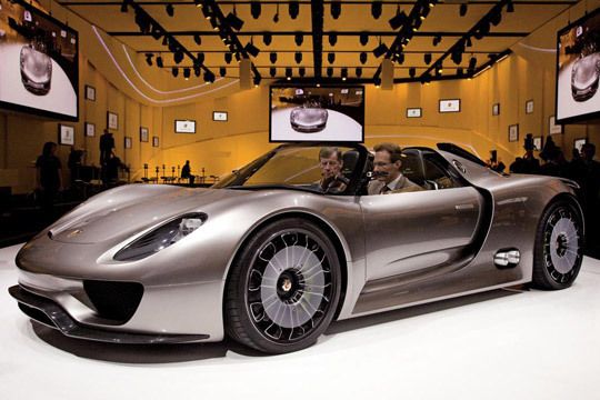 Viel PS, wenig Verbrauch: Der 918 Spyder steht symbolisch für die künftige Strategie von Porsche. (Archiv: Vogel Business Media)