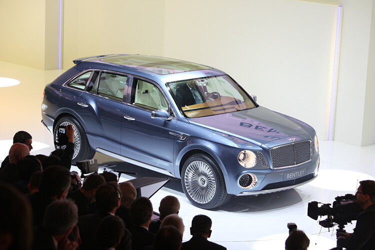 Seine Weltpremiere feierte Bentleys SUV-Studie im März auf dem Genfer Salon. (Foto: Ampnet)