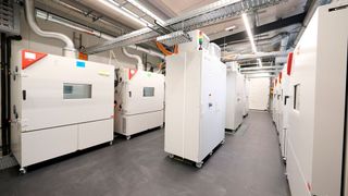 Für den Test einzelner Akkuzellen stehen im neuen Munich Battery Lab zehn Temperaturkammern zur Verfügung. (Bild: Twaice)