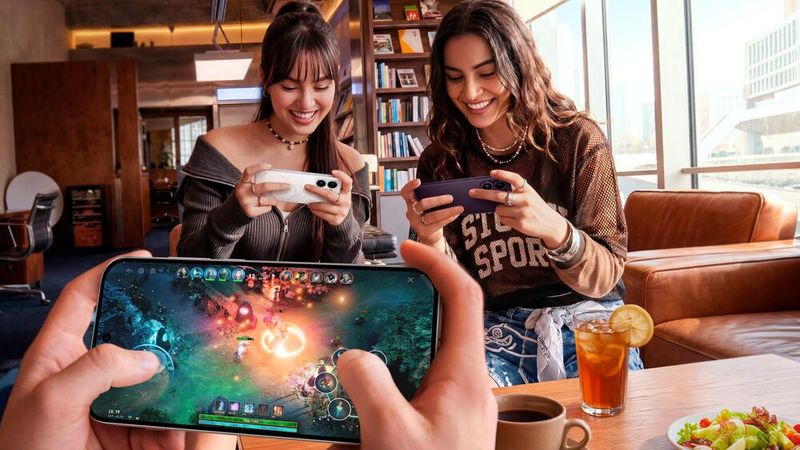Die Geräte der neuen Reno16-Serie von Oppo sollen dank leistungsfähiger Prozessoren flüssiges Gaming erlauben. (Bild:  Oppo)