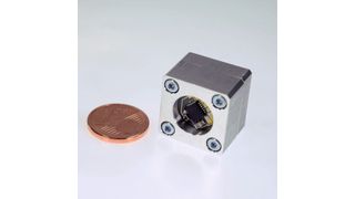 Abbildung 1: Kapazitiver Low-Cost-Drucksensor mit Druckmembran auf Leiterplatte bzw. MID, Ausleseelektronik und Gehäuse. (Bild: HSG-IMAT)