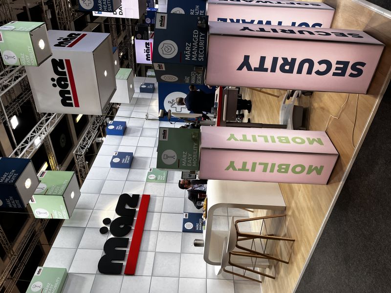 Messerundgang: März kümmert sich um mobile Datenerfassung. (su)