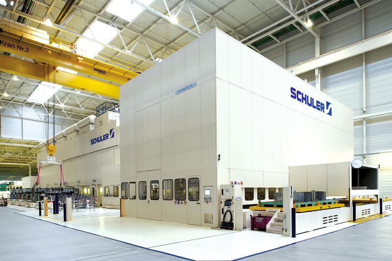Eine solche Pressenlinie mit Servo-Direkt-Technologie läuft seit 2009 bei BMW in Leipzig.  (Bild: BMW AG, Martin Klindtworth)