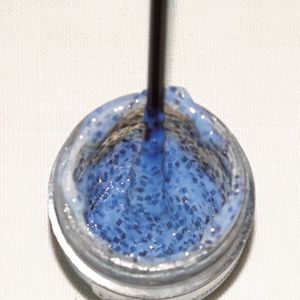 Die kleinen schwarzen Pünktchen sind die „Microdots“...(Bild:  Dominsky / »kfz-betrieb«)