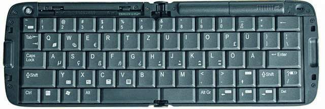Die Mini-Tastatur von HTC kann an Smartphones angeschlossen werden. (Archiv: Vogel Business Media)