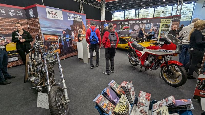 Abgesehen davon, dass es Europas größtes Oldtimermuseum ist, ist der PS.Speicher in Einbeck eine klasse Einrichtung, die jedem Fan historischer Mobilität etwas bietet. (Bild: Dominsky – VCG)