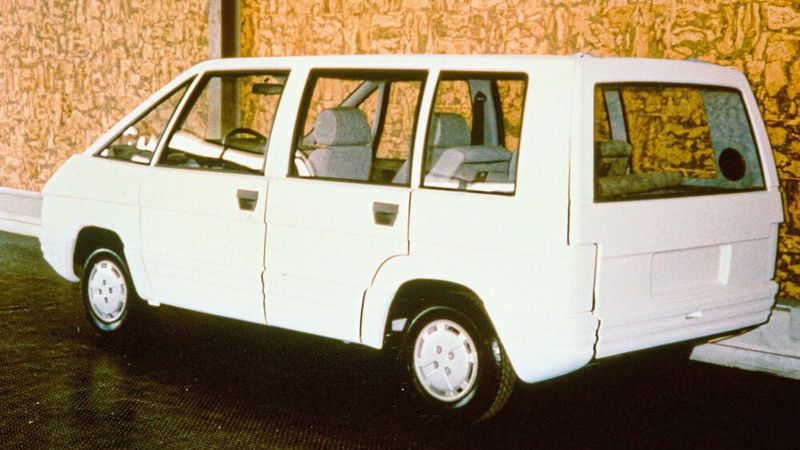 Besonderes Merkmal war der vom im Kunststoff-Karosseriebau erfahrenen Autohersteller Matra entwickelte, mehrschichtige Polyesteraufbau. (Bild: Renault)