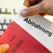 Wirbt ein Kfz-Betrieb mit der Marke TÜV für eine Hauptuntersuchung, kann im laut einem Schreiben vom TÜV Markenverbund eine Abmahnung drohen.(Archiv:  Vogel Business Media)