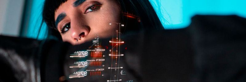 Eine wichtige Rolle wird in Zukunft die umfassende, multi-sensuelle Kommunikation des Menschen mit dem Computer spielen – HMI 5.0.(Bild:  gemeinfrei / Unsplash)