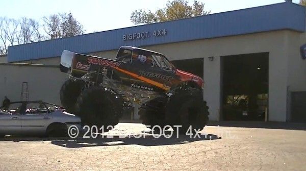 Der Bigfoot 20: der weltweit erste Monstertruck mit Elektroantrieb macht mit über 260 kW und 1100 Nm Autos umweltschonend platt (Bild: Bigfoot 4x4 Inc.)
