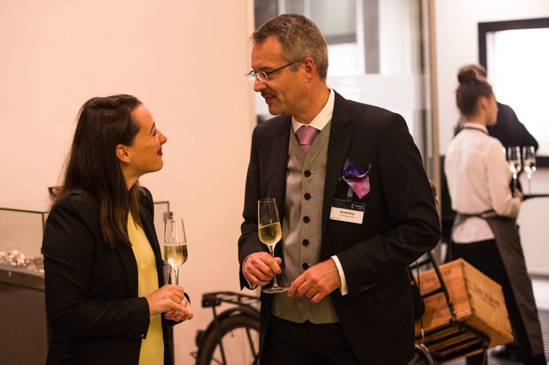 Schon wiederholt Preisträger ist die Firma Rosenbergeer OSI; vetrten wurde sie in diesem Jahr von Miriam Humml und Gerald Berg.  (artful rooms / Vogel IT-Medien GmbH)