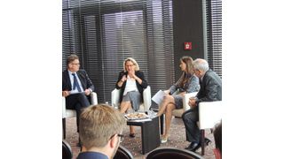 Bundesumweltministerin Svenja Schulze (2.v.l.) kündigt im Rahmen des Klimaschutzgesetzes nicht nur „schöne Dinge und Förderung“ an: „Es werden Gesetze folgen, nach denen bestimmte Maßnahmen nach einer Übergangszeit zwingend umzusetzen sind.“ So schaffe das Ordnungsrecht letztendlich Planbarkeit. (U. Reutner)