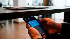 Sensible Unternehmensdaten fließen unbemerkt in private KI-Chats, wo klassische Sicherheitskontrollen längst nicht mehr greifen. Was sich der Kontrolle entzieht, lässt sich auch nicht schützen. (Bild: Gemini / KI-generiert)