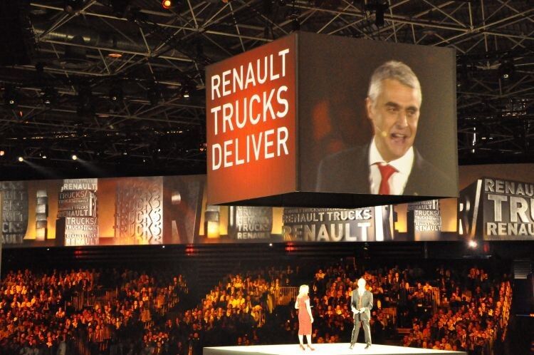 Bernard Modat, verantwortlich für die Produktstrategie bei Renault Trucks: „Ein Lkw sollte robust und rentabel sein sowie Stolz beim Fahrer auf sein Fahrzeug wecken.“ (Foto: Richter)
