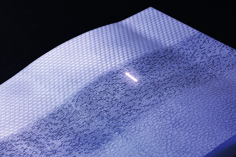 Laser structure: A software with new algorithms for planning the laser's motion and for digital structure repair, the so-called texture synthesis, is designe to assist users with setting up the processes. (Fraunhofer IPT)