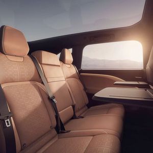 Im Gravity haben die Fahrgästen im Fond viel Beinfreiheit.(Bild:  Lucid Motors)