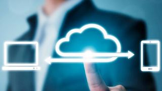 NTT Data, Aurora Labs und NTT ltd. kooperieren jetzt, um die Over-the-Air-Datenübertragung für Updates auf Rekordgeschwindigkeit zu trimmen. Hauptprofiteur wird die Automobilindustrie sein. Lesen Sie hier, was die drei Partner vorhaben. (Bild: Data-Fox)