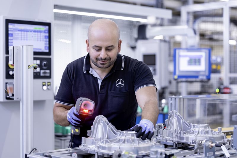Rund 23.000 Menschen arbeiten im Werk in Untertürkheim – 13.500 davon in der Produktion. (Bild: Mercedes-Benz)