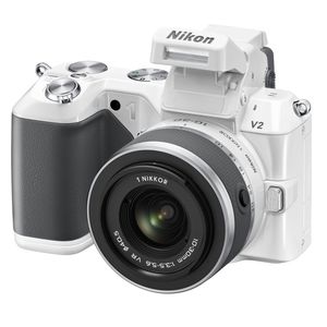 Die Nikon 1 V2 gibt es auch in Weiß.