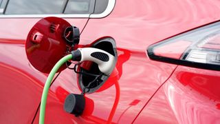 An dem Handel mit den eingesparten CO2-Emissionen können auch die Autohäuser teilnehmen. Wie der THG-Quotenminderungshandel funktioniert, erläutert der ZDK in einem Onlineseminar.  (gemeinfrei)