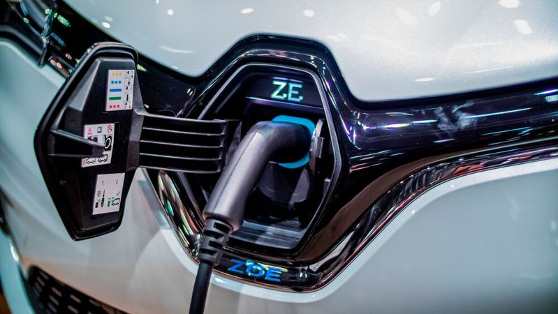 (Bild:  Charging a Renault ZOE /Ivan Radic / CC BY 2.0)