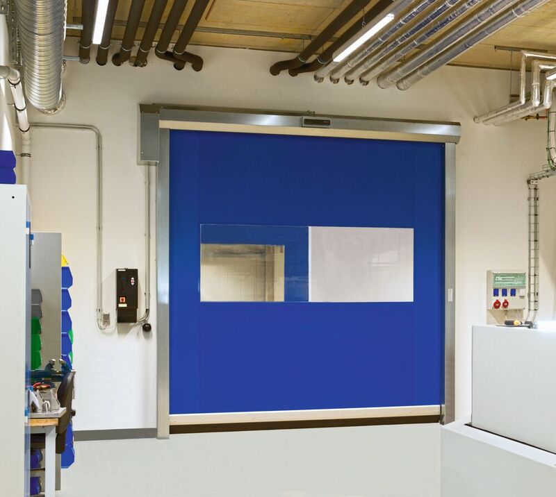 Im Metallkompetenzcenter von Materialise in Bremen trennen neun Schnelllauftore von Efaflex die unterschiedlichen Bereiche voneinander.