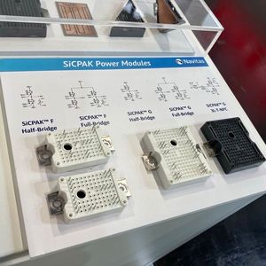 Navitas zeigte SiCPAK-Leistungsmodule in verschiedenen Topologien, darunter Half-Bridge-, Full-Bridge- und 3L-TNPC-Ausführungen. Die SiC-Module sind auf Hochvolt- und Hochleistungsanwendungen ausgelegt. (Bild: VCG)