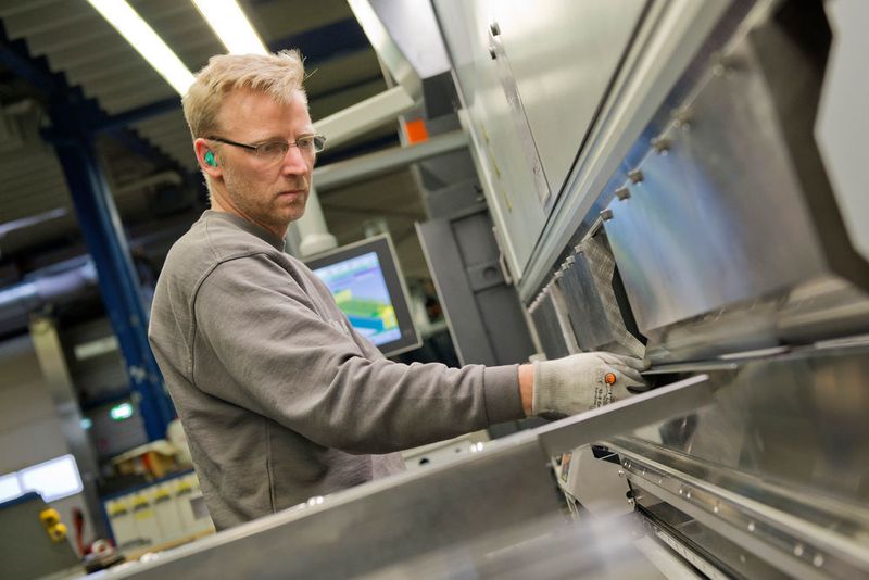 Für das Biegen setzt Osma unter anderem auf Easy-Form-Abkantpressen von LVD. (LVD)