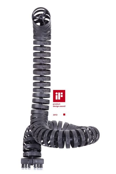 Die Triflex R TRLF lässt sich mehrdimensional bewegen und ist außerdem leicht zu öffnen. Durch die einteiligen Kettenglieder ist das Gewicht der Kette besonders niedrig. (Bild: Igus)