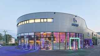 Für die Marken Seat, Cupra und Skoda eröffnete die Hahn-Gruppe 2025 in Pforzheim einen  neuen Standort. (Bild: Hahn-Gruppe)