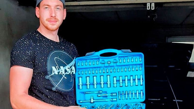 Bei Yannick, Instagram-Follower Nummer 30.000, bedankte sich »kfz-betrieb« mit einem Industrie-Steckschlüsselsatz im Wert von 145 Euro.(Bild:  Privat)