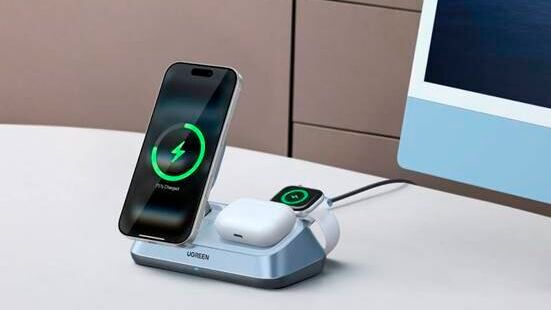 Unter anderem ist das Ugreen Magflow 3-in-1 Ladegerät für schnelles Laden mit bis zu 25 Watt dank der Zusammenarbeit über Also Deutschland verfügbar. (Bild:  Ugreen)