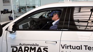 Bei Automobile Darmas in Recklinghausen sind virtuelle Probefahrten möglich. (Bild: Wehner - VCG)