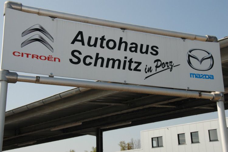 Institution in Porz: Seit 1986 ist Schmitz mit einer eigenen Werkstatt in Köln vertreten. (Foto: Baeuchle)