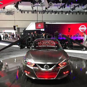 Über die tatsächliche Flugfähigkeit der Star Wars Sondermodelle, die Nissan auf der Los Angeles Auto-Show präsentierte, ist nichts bekannt. (Bild:  Grundhoff)