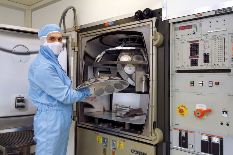 Hochleistungshalbleiter der Geschäftseinheit Semiconductors in Lenzburg, Schweiz. Das Produkt wird z.B. für den Antrieb von Zügen und bei der Hochspannungs-Gleichstrom-Übertragung verwendet. (Bild: ABB Schweiz AG)