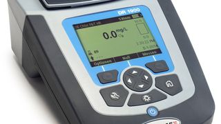 Portable Parametervielfalt und spektrale Genauigkeit mit dem Spektalphotometer DR 1900 (Bild: Hach Lange)