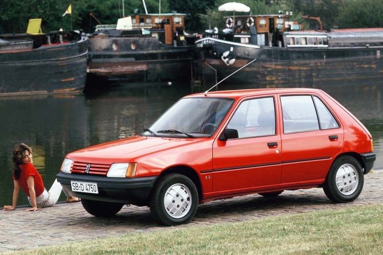 Mit fast 5,3 Millionen verkauften Einheiten in 15-jähriger Produktionszeit ist der 205 bis heute das zweiterfolgreichste Peugeot-Modell. Übertroffen wird er nur vom Nachfolger Peugeot 206, der die Bestmarke im Jahr 2007 für sich eroberte. (Foto: Peugeot)