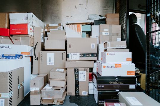 Was große Marken wie Zalando und eBay in Sachen Verpackung vormachen, ist gerade auch für kleine oder mittelständische Unternehmen von Relevanz. Was große Marken wie Zalando und eBay in Sachen Verpackung vormachen, ist gerade auch für kleine oder mittelständische Unternehmen von Relevanz.