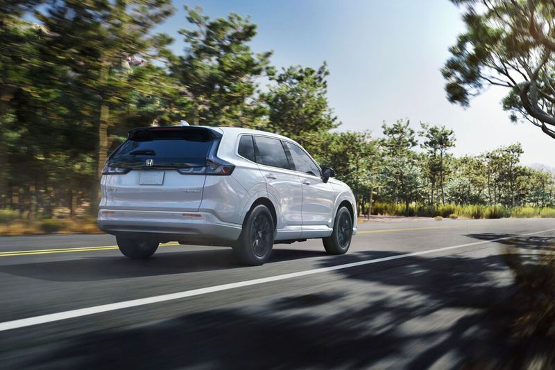 Das Modell basiert auf dem Crossover CR-V. Unterschiede gibt es bei Karosserieteilen an der Front, der Heckklappe und der Heckschürze. (Bild: Honda)