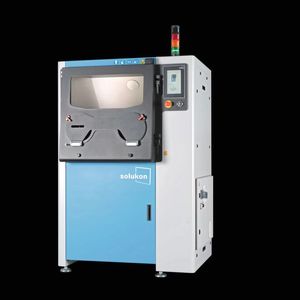 Die SFM-AT350 gehört zu den neuesten Entwicklungen der Solukon-Depowdering-Systeme.(Bild:  Solukon)