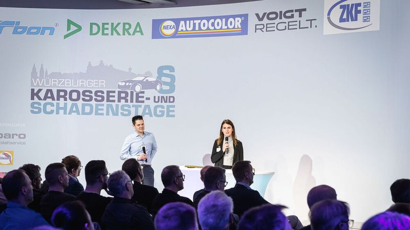 Marco Vicenty und Julia Carl, beide von der HUK Coburg, erläuterten den Schadenprozess des Versicherungsunternehmens. (Bild: Stefan Bausewein)
