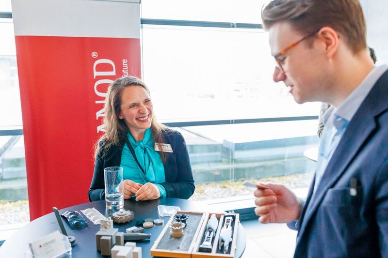 Fachausstellung im Foyer (Bild: bundesfoto/Bernd Lammel)