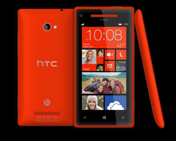 Auffällig: In knallrotem Design wird das X8 zum Hingucker. (Bild: HTC)