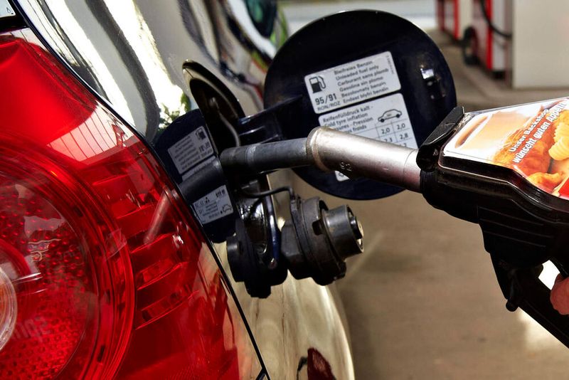 Tanken wird künftig teurer, die Kfz-Steuer auch. Tanken wird künftig teurer, die Kfz-Steuer auch.