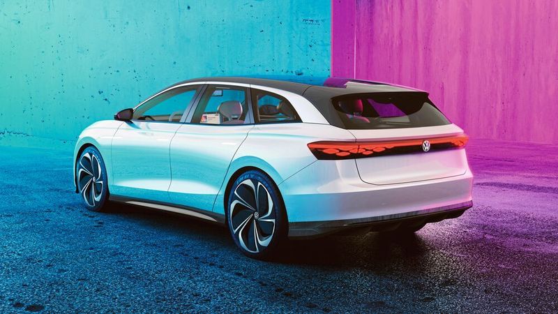 Der Space Vizzion ist vor allem von Form und Motorisierung schon sehr nah an der Serie, die 2021 auf die Straßen rollen wird. (Volkswagen )