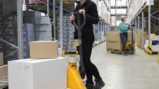 Nespoli hat seine Logistikprozesse mithilfe von Click Reply WM und integriertem Voice Picking maßgeblich optimiert. (Click Reply)