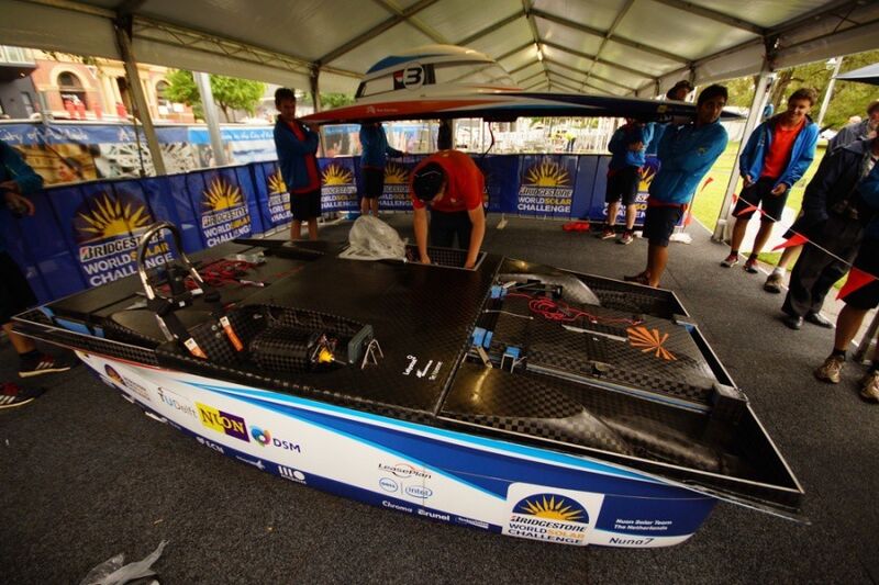 Beengte Verhältnisse: Im Nuna 7 ist kaum Platz für den Fahrer (World Solar Challenge)