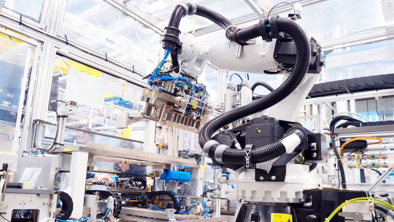 Europaweit sind der Untersuchung zufolge über 68 Prozent der geplanten Zellproduktion gefährdet.(Bild:  Bosch)